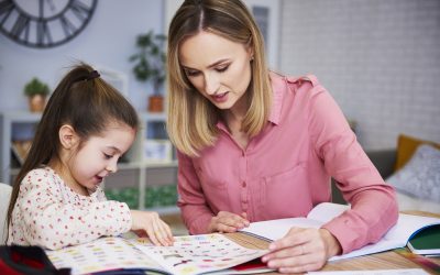 Direitos da babá com carteira assinada: fique atento e dentro da lei